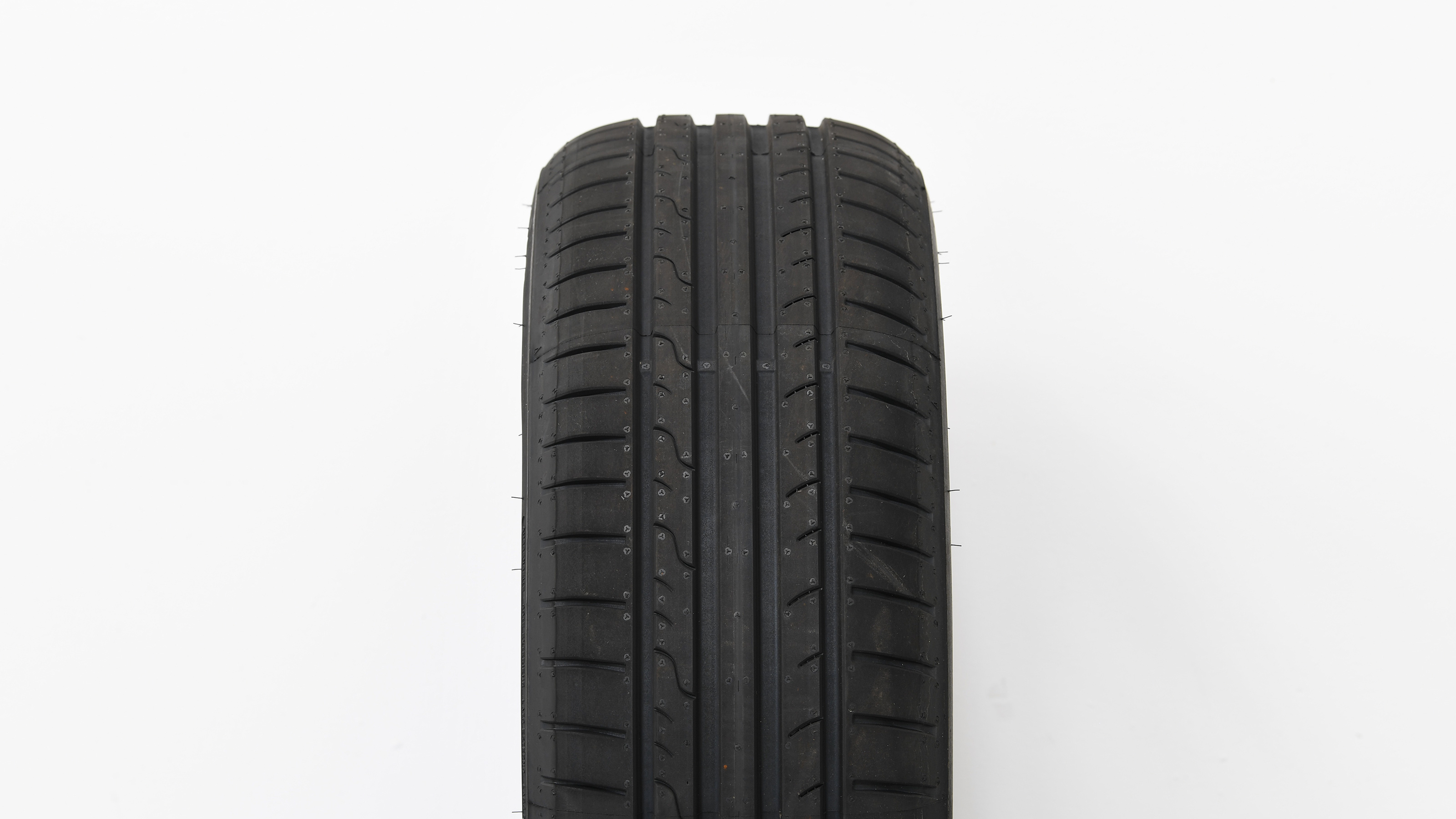Dunlop Sport BluResponse review | Auto 5 Seal 21555R17 94V from Rye Tyres
